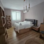 Apartament Charming Escape *