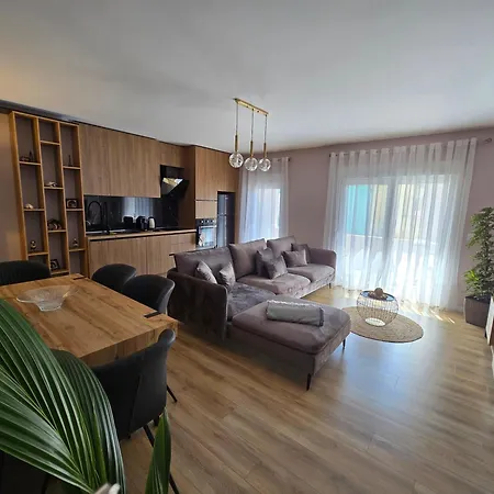 Apartament Charming Escape *
