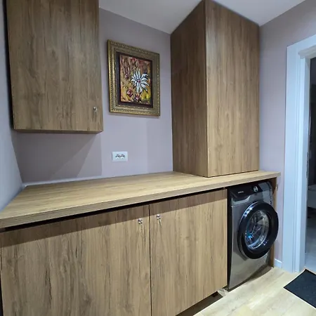 Charming Escape 地拉那